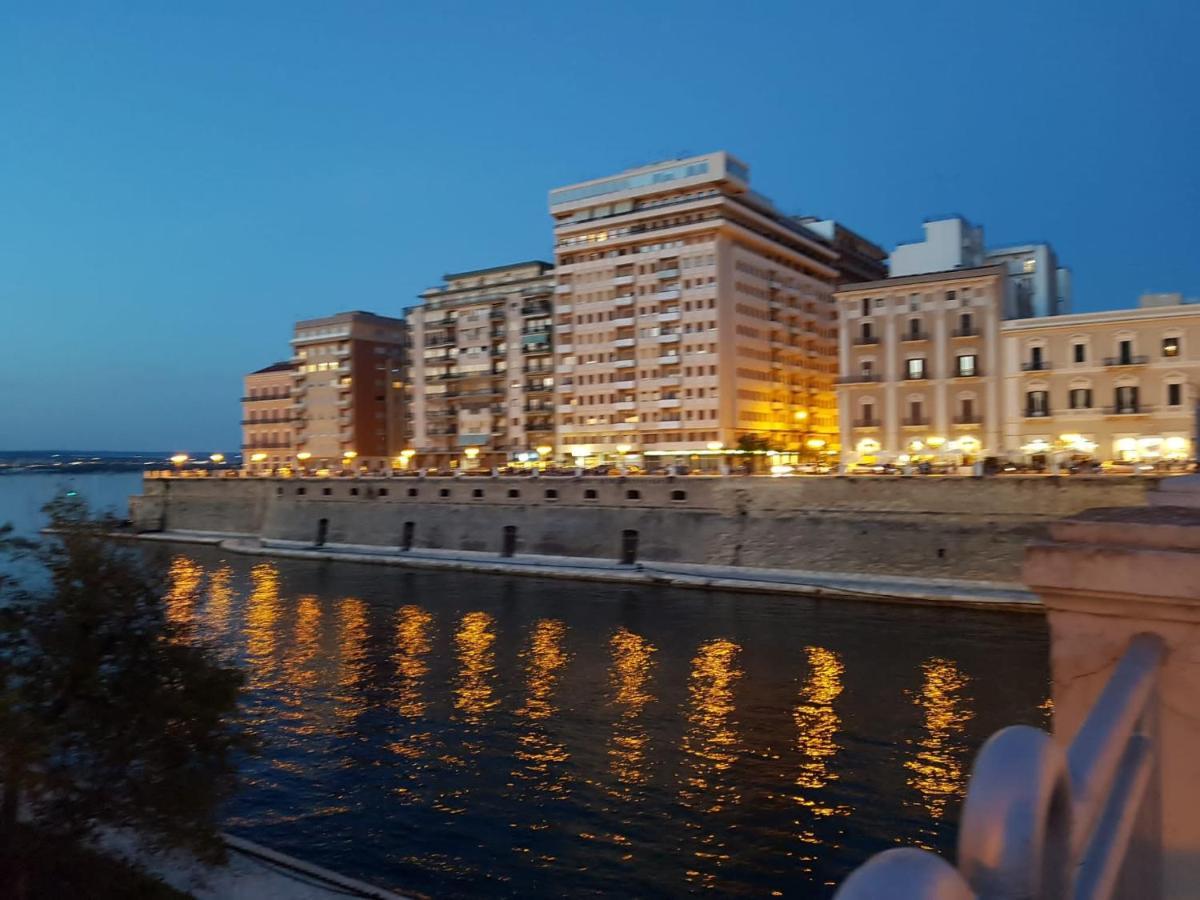 Philos - Appartements & Rooms Taranto Exteriör bild